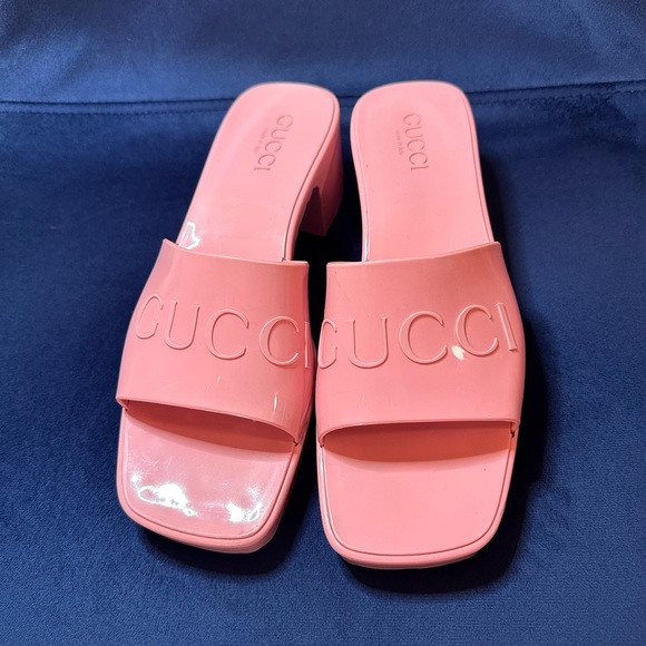 Gucci pink rubber slides size 8.5 - Picture 2 of 10